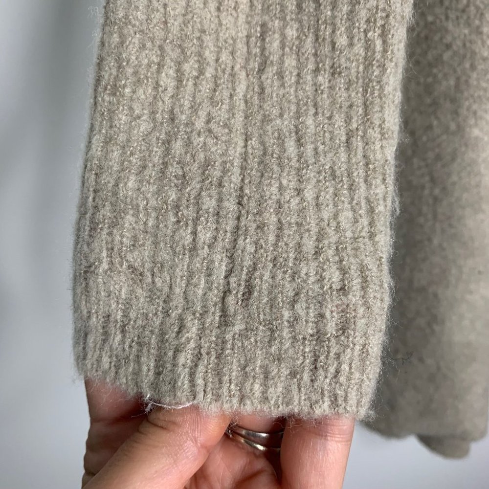 UMGEE Off Shoulder Oatmeal Sweater Tunic Sz S - Picture 4 of 9